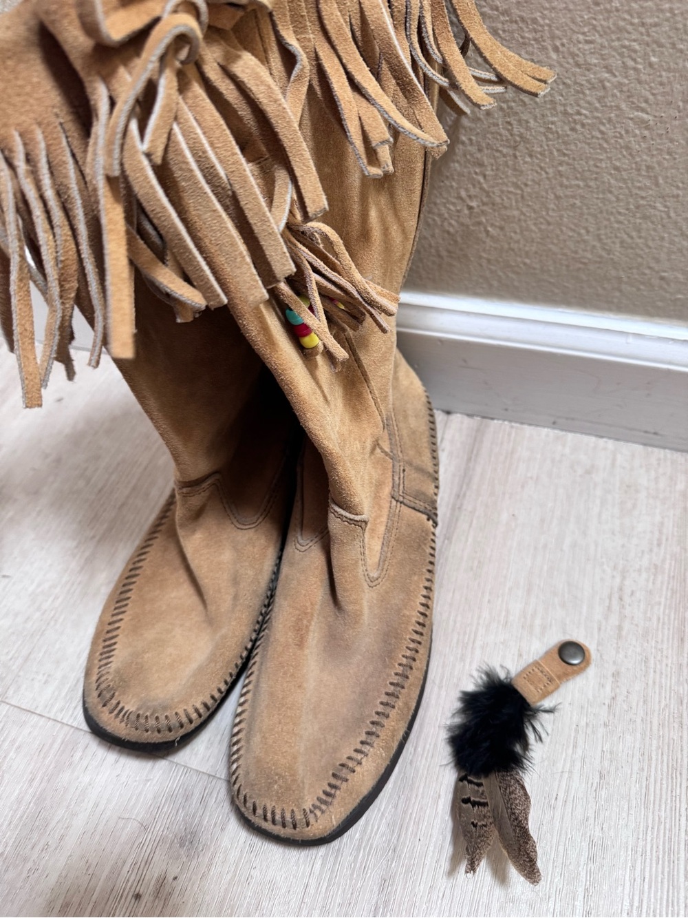 Minnetonka Tan Suede Fringe Moccasin Boots